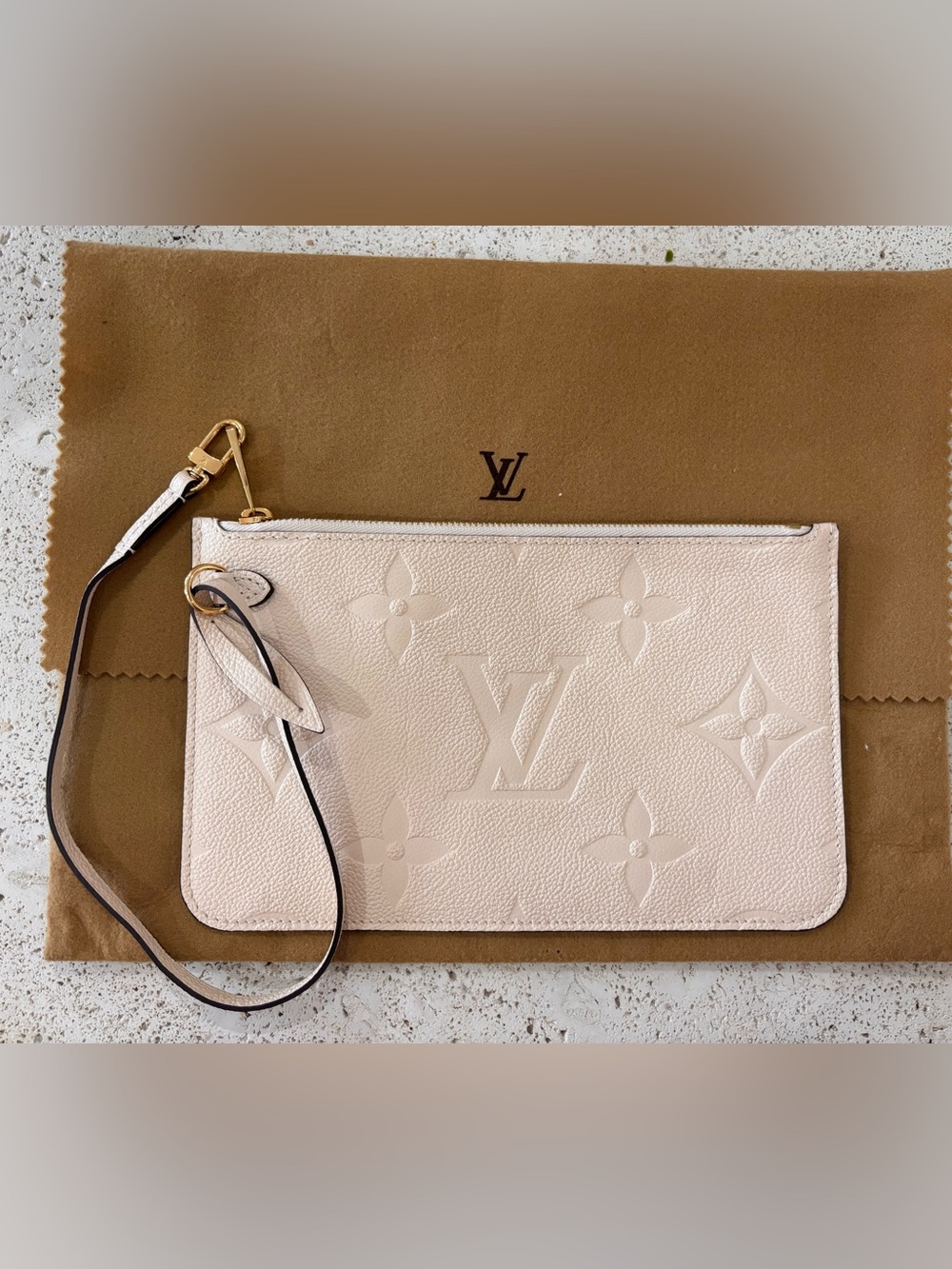 Authentic Louis Vuitton Neverfull GM Empreinte cream monogram pouch wristlet